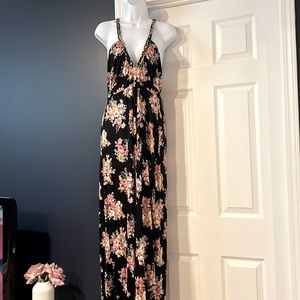 Never worn Forever 21 floral maxi dress. Size XL